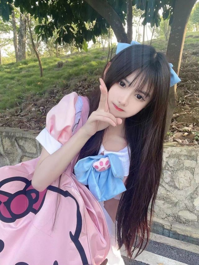 武汉外围 新人娇小玲珑 小萝莉