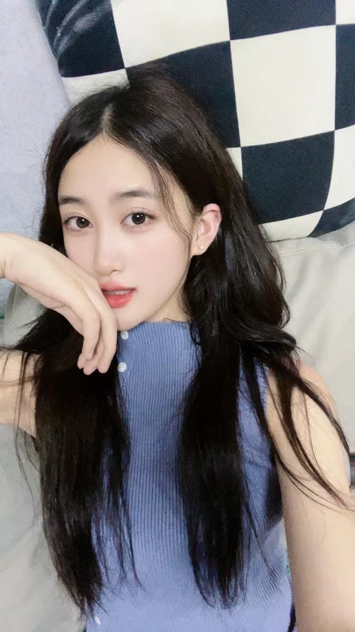 北京外围身材高挑皮肤白皙长腿细腰