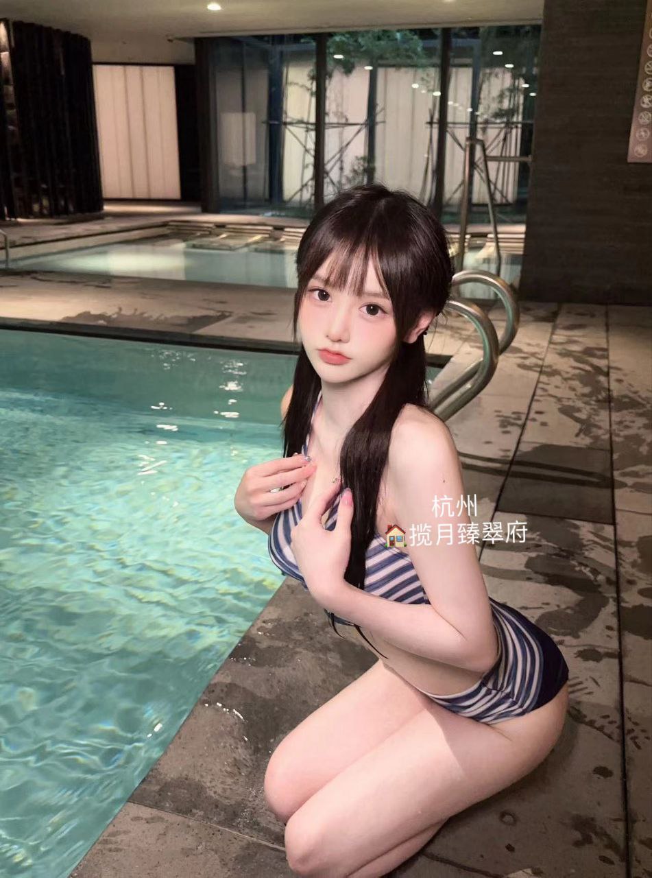 杭州外围白幼瘦小纯coser 高中生刚成年