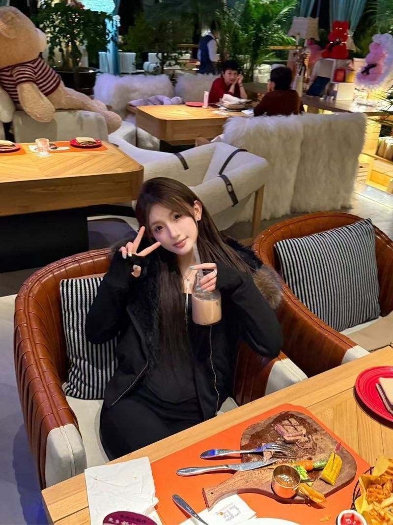 广州外围 03极品御姐 初恋女友feel 筷子腿模