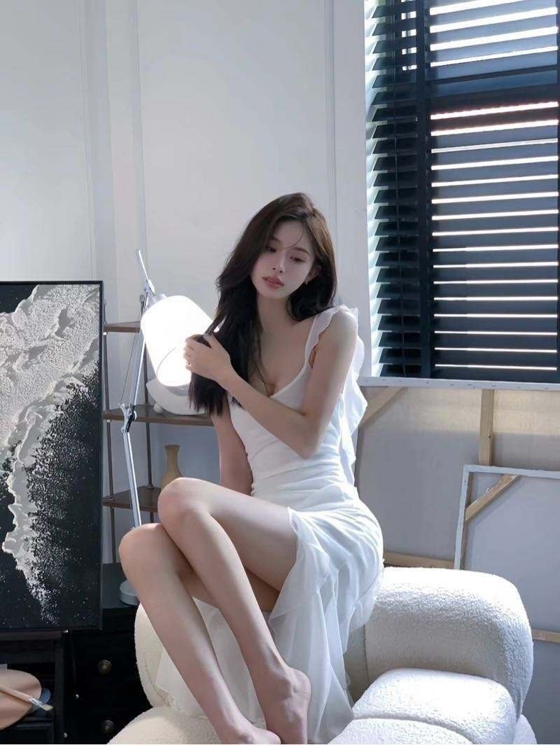 北京外围 气质女神白纯清瘦网红款