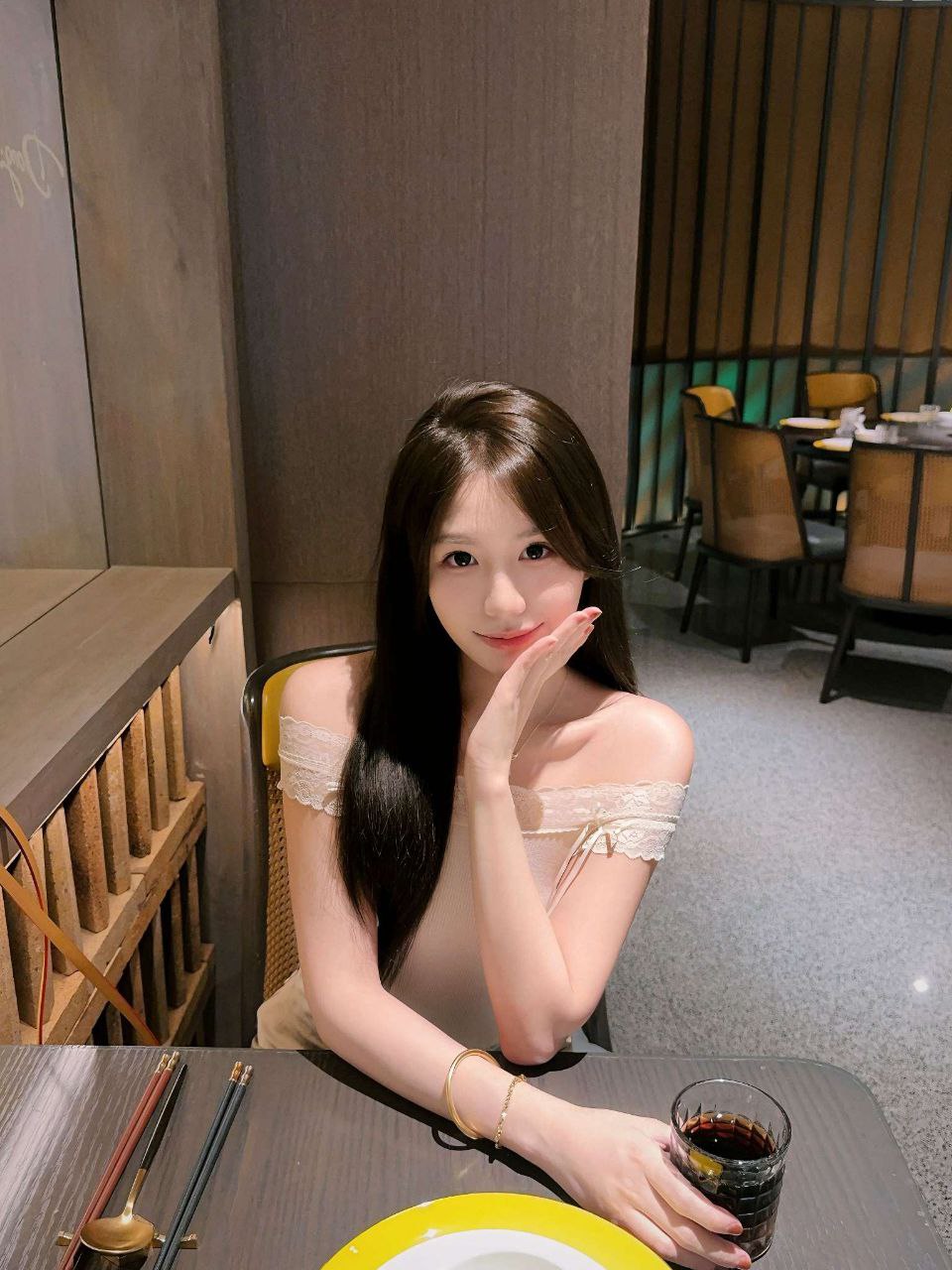 北京外围 03年精致女友款 高颜值完美S身材