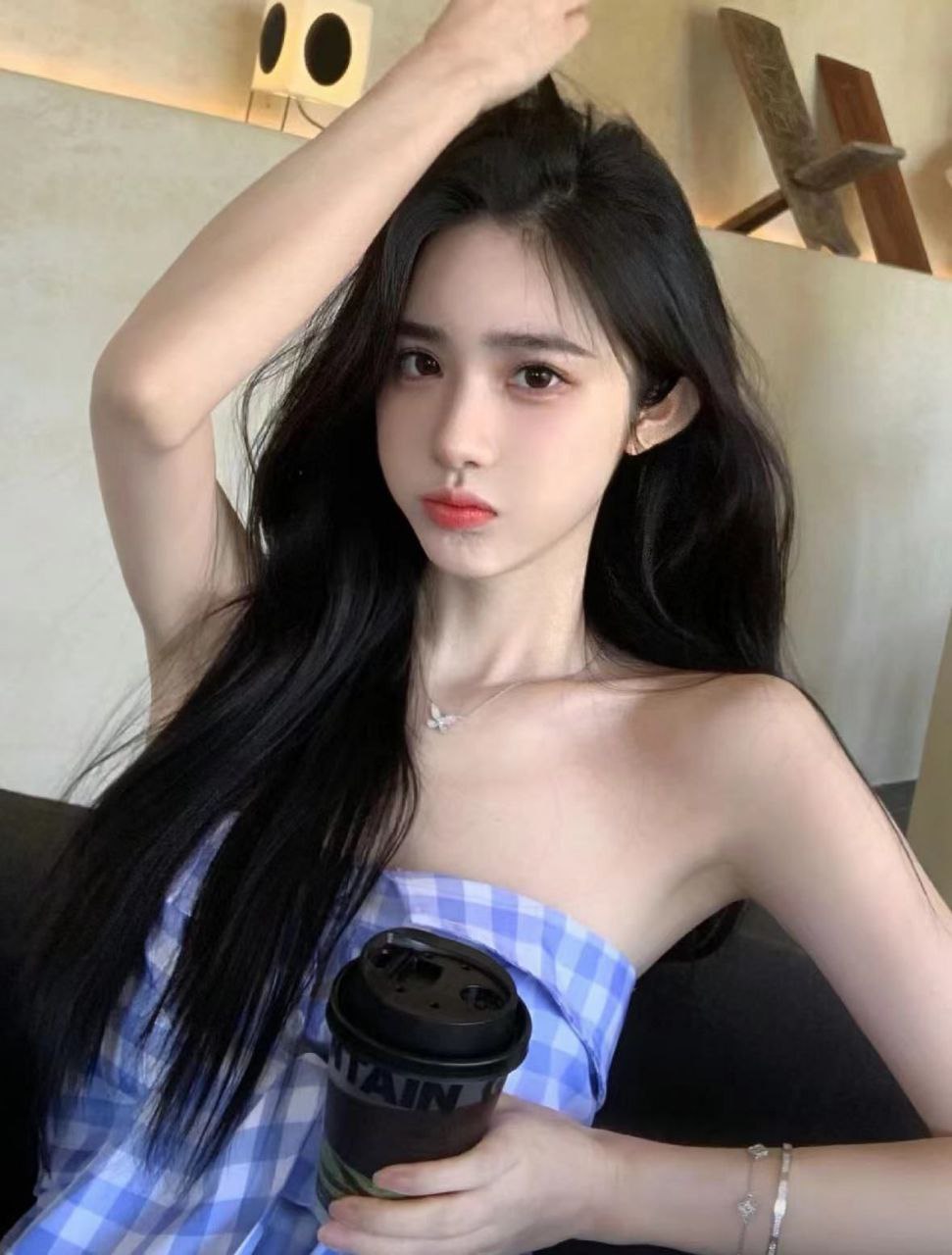 厦门外围04年身高172胸围D清纯甜美极品新人短期兼职